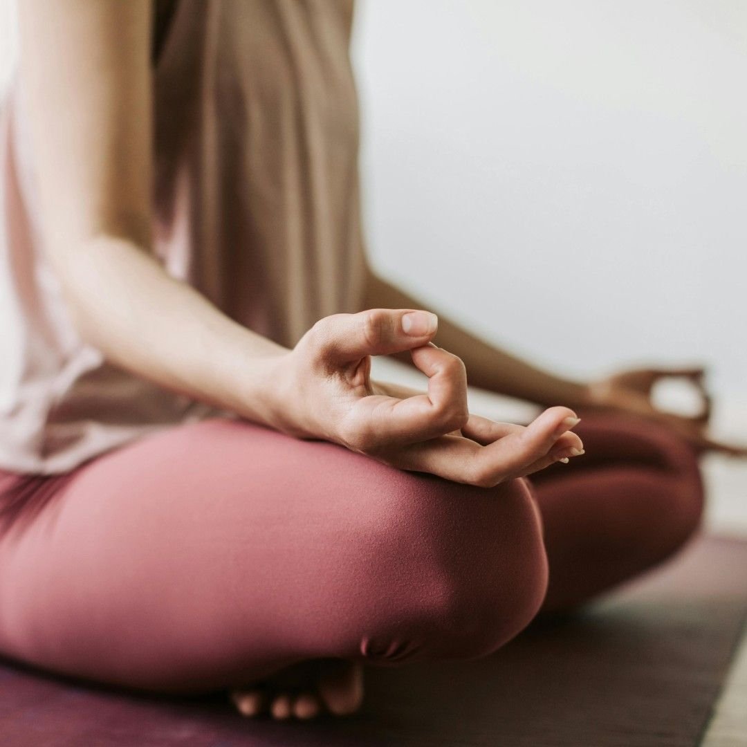 Certified meditation trainer teaching mindfulness and pranayama practice